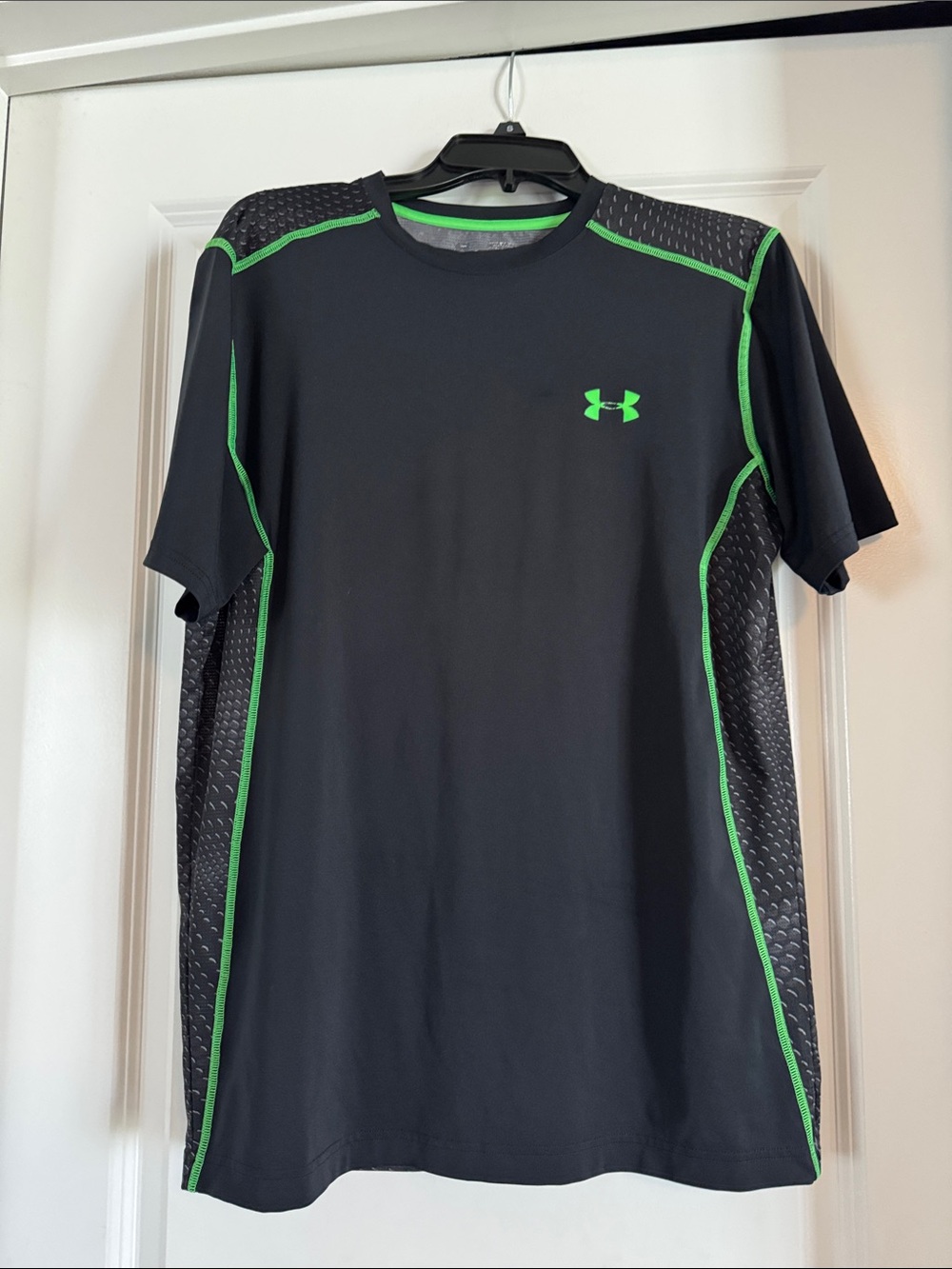 Under Armour Men’s Black Short Sleeve Performance Tee(1125)